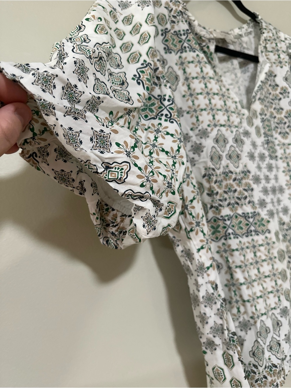 LOFT size L White Blouse with Green and Tan Geometric Print - Picture 6 of 7